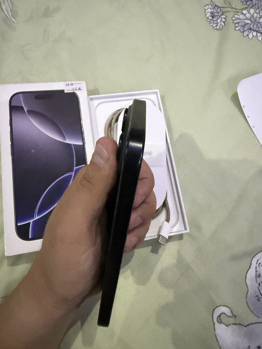 Iphone 16 pro 256 blek