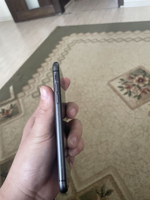 Продам айфон 11