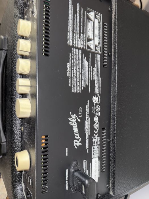 Комбоуселитель fender