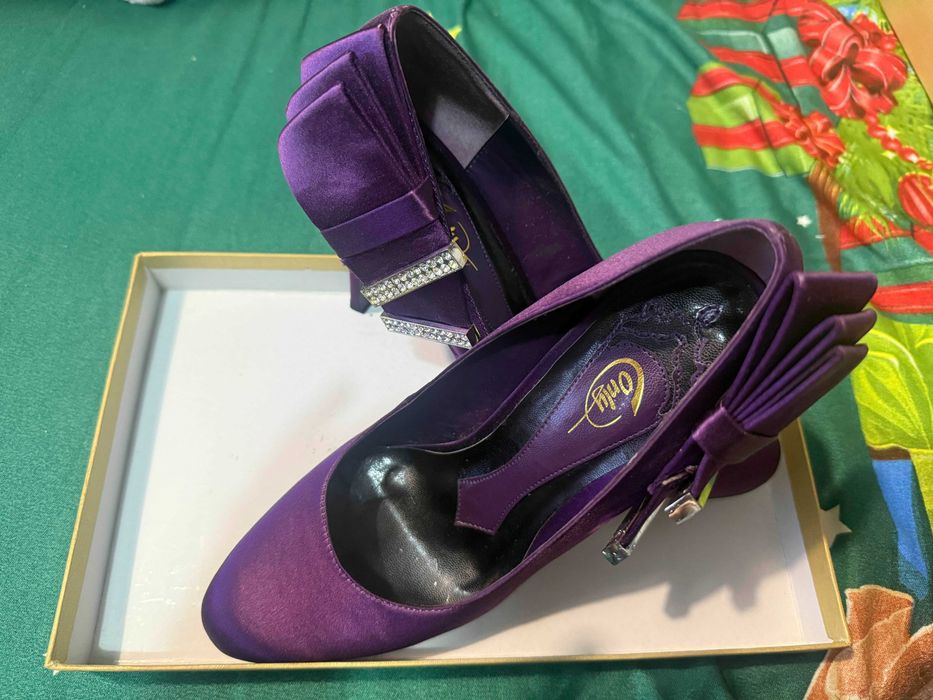 Pantofi de dama cu toc marimea 38 Mov