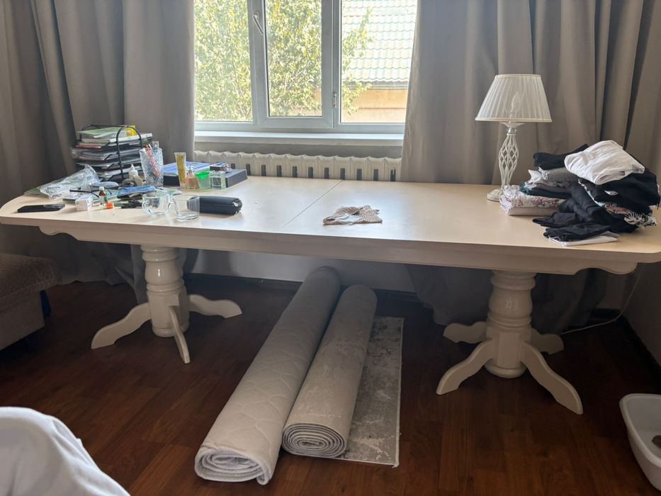 Продам стол для гостиной