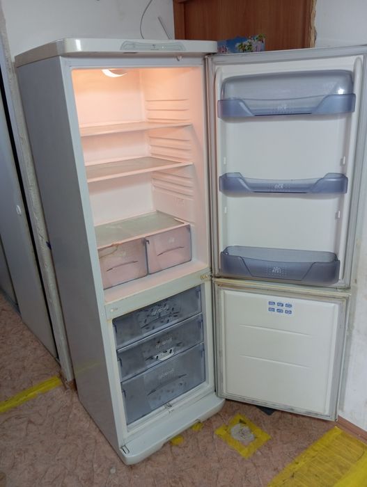 Продам холодильник