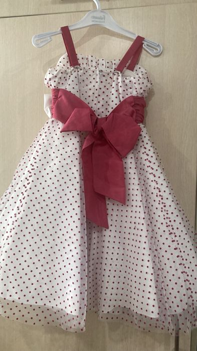 Платье нарядное с поясом