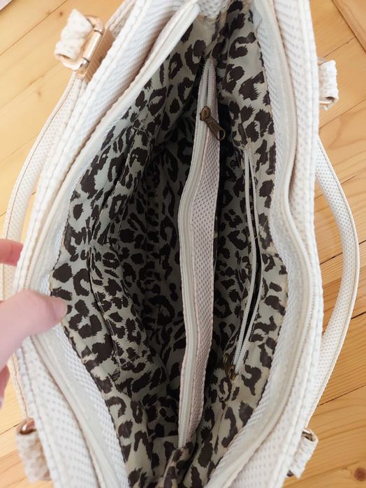 Дамска бяла чанта