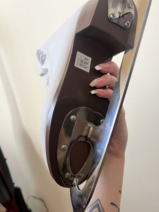 Фигурни кънки за лед