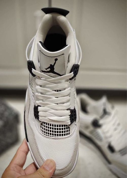 Air Jordan 4 Retro Military Black Nike