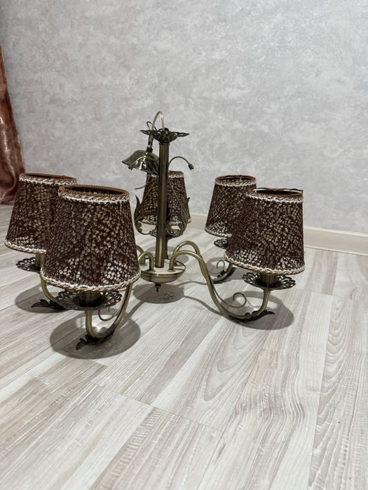 Люстра для дома зала