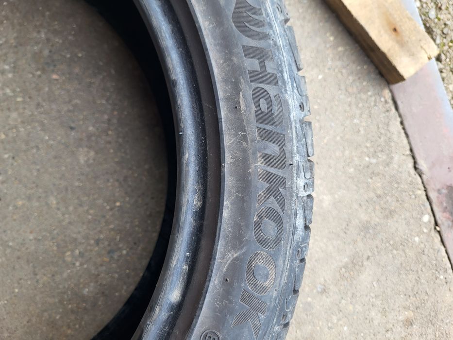 2 anvelope 245 45 R 19 Hankook Vara