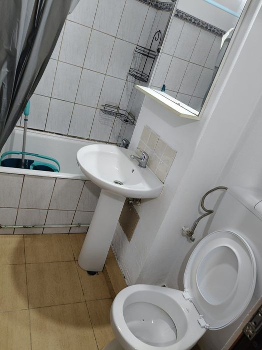 Închiriez garsoniera zona privighetorilor