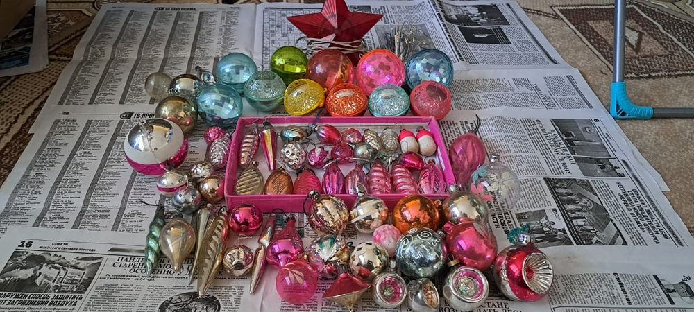 Игрушки  из СССР много