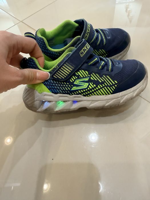 Детски маратонки/обувки SKECHERS светещи