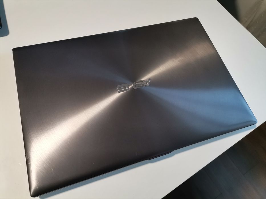 Asus i5 cu 6Gb RAM