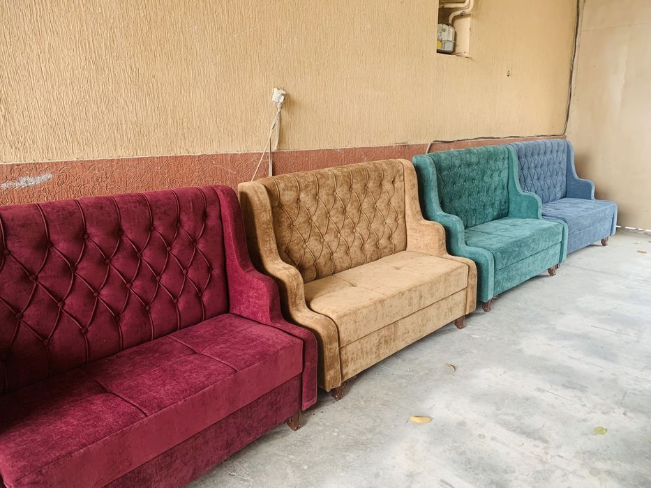 Диван. Диваны в кафе. диванчик