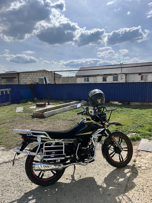 Продам мотоцикл 250 кубов.