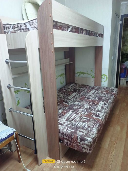 Двухъярусная кровать с диваном