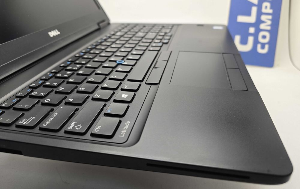 Dell Latitude 5580   i7 7820HQ/16GB/512SSD/940MX-2GB/FHD/Подсветка