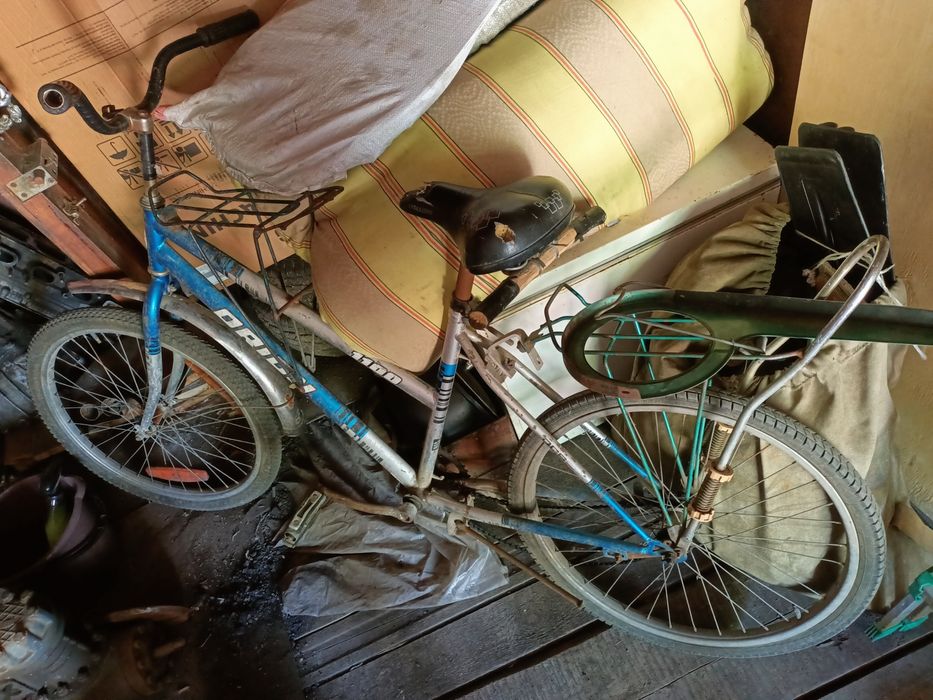 Продам велрсипед 15000.