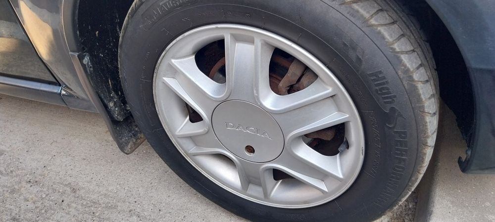 Vând  4  Genții de magneziu de Dacia logan originale