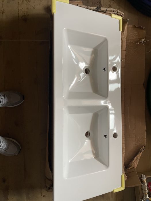 Ghiuveta , lavoar dublu 121cm pret magazin 3500lei