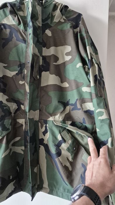 Jacheta intemperii camuflaj verde