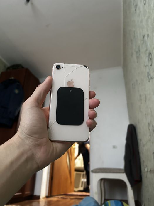 Айфон 8 в отличном состояний