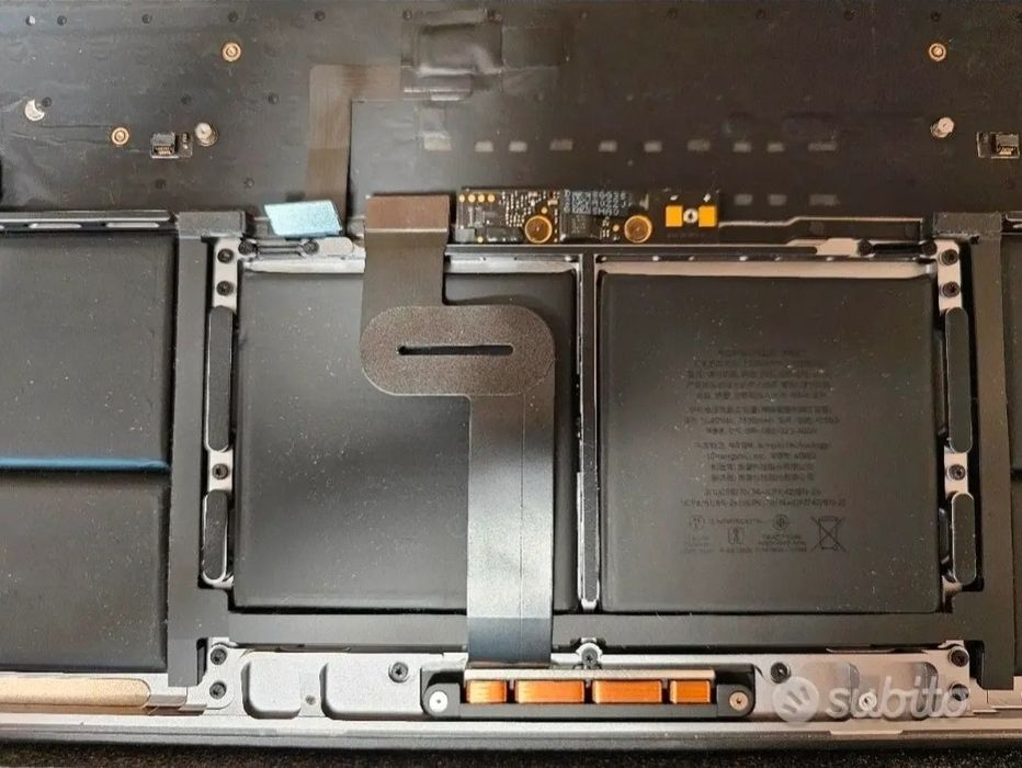 MacBook Pro 15" Touch Bar pentru piese de schimb