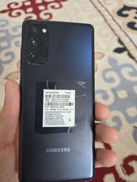 Продам Самсунг S20 fe.6/128.