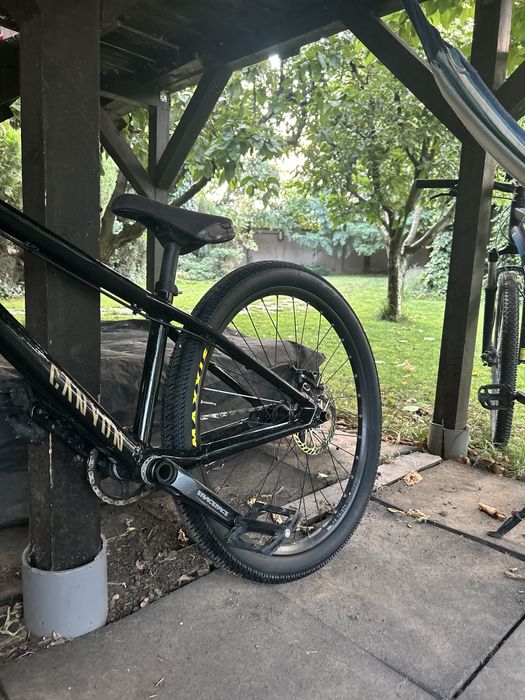 Canyon sitched 350 dirt jumper