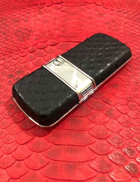 Подмяна на кожите за всички модели на Vertu