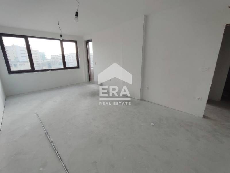 Продава се Двустаен апартамент в Варна, Победа - 68 кв.м за 1200 €/кв.м - Снимка #2