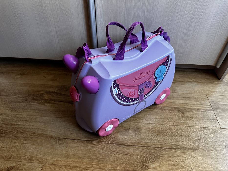 Детски куфар на колелца