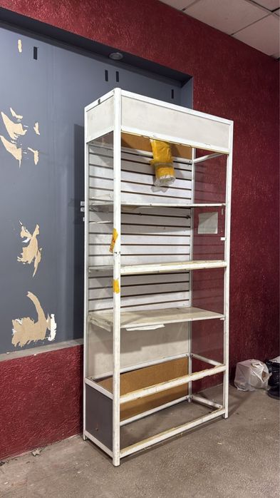 Отдам даром полки, стеллажи