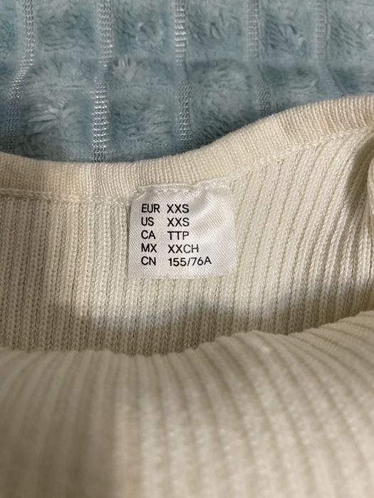 Теплое белое платье