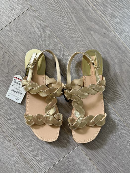 ZARA новые сандали