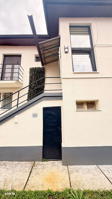 Ultracentral – Zona Hollosi - Casă tip duplex de închiriat!