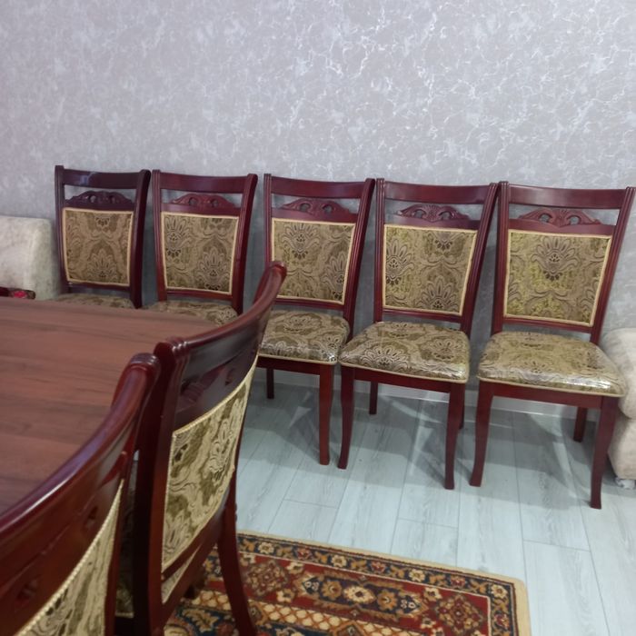 Продаётся гостевой стол