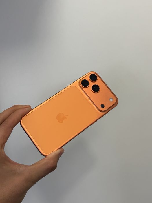 iPhone 17 PRO MAX - 100% батерия