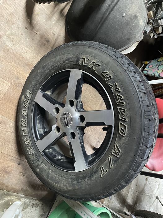 Продам резину без дисков