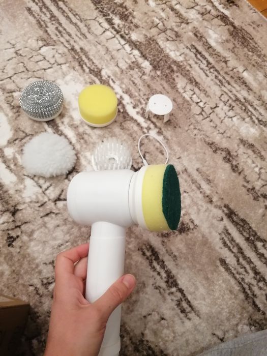 Уред за комбинирано почистване с 5 приставки