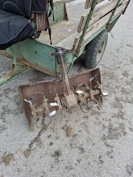 Продавам мотоблок Кохлер 9.5 конски сили с фреза и ремарке