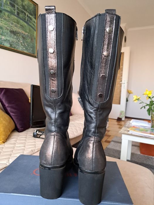 Елегантни зимни ботуши от естествена кожа