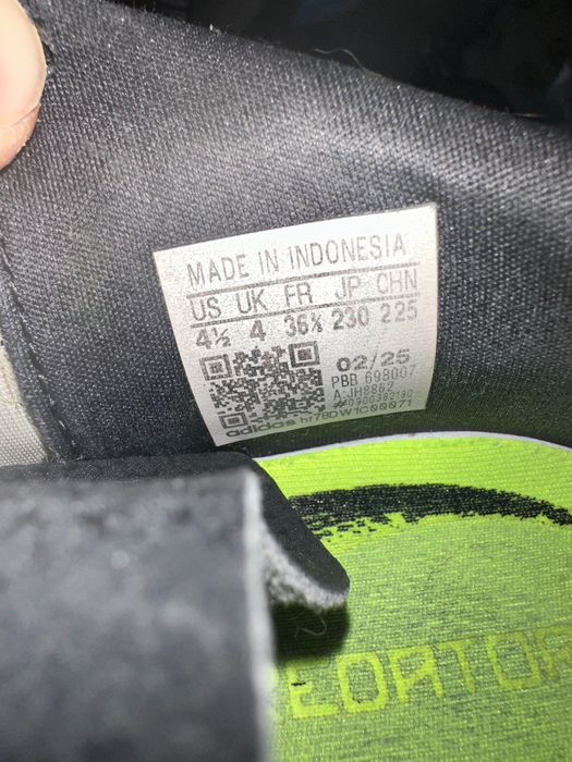 Бутсы футбольные