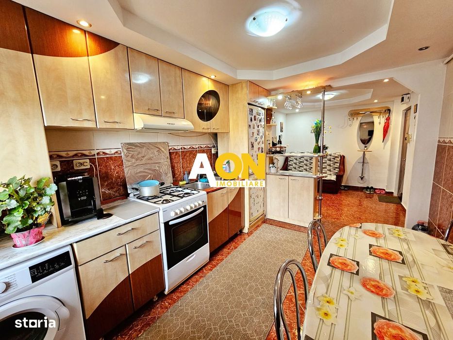 Apartament 3 camere, 2 bai, mobilat, utilat, etaj intermediar, Ampoi 2