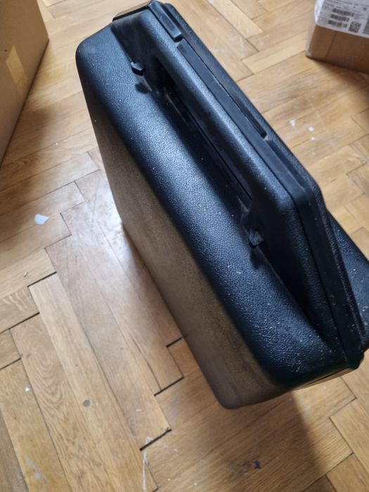 Продавам пишеща машина Хеброс