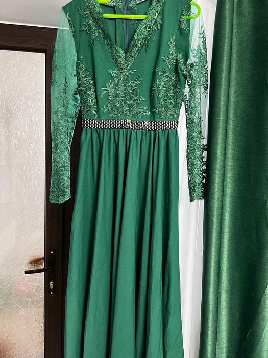 Vând rochie elegantă!