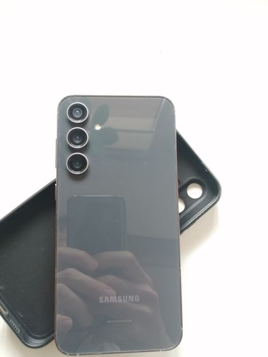 Продам Samsung s23 fe