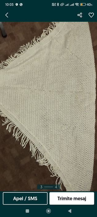 Eşarfă şi şal tricotate albe, preț 40 lei ambele.