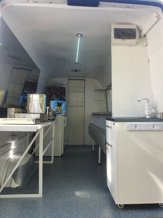 Inchiriere Food truck Mercedes Benz