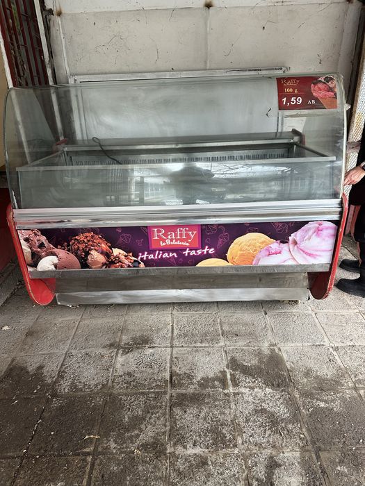 Витрина за  сладолед