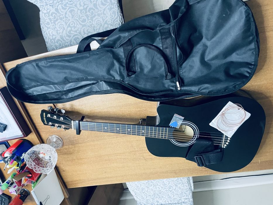 Гитара Levinson